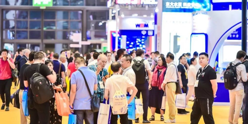 總理帶頭喝“下水道水”，新加坡為何被逼至如此？-